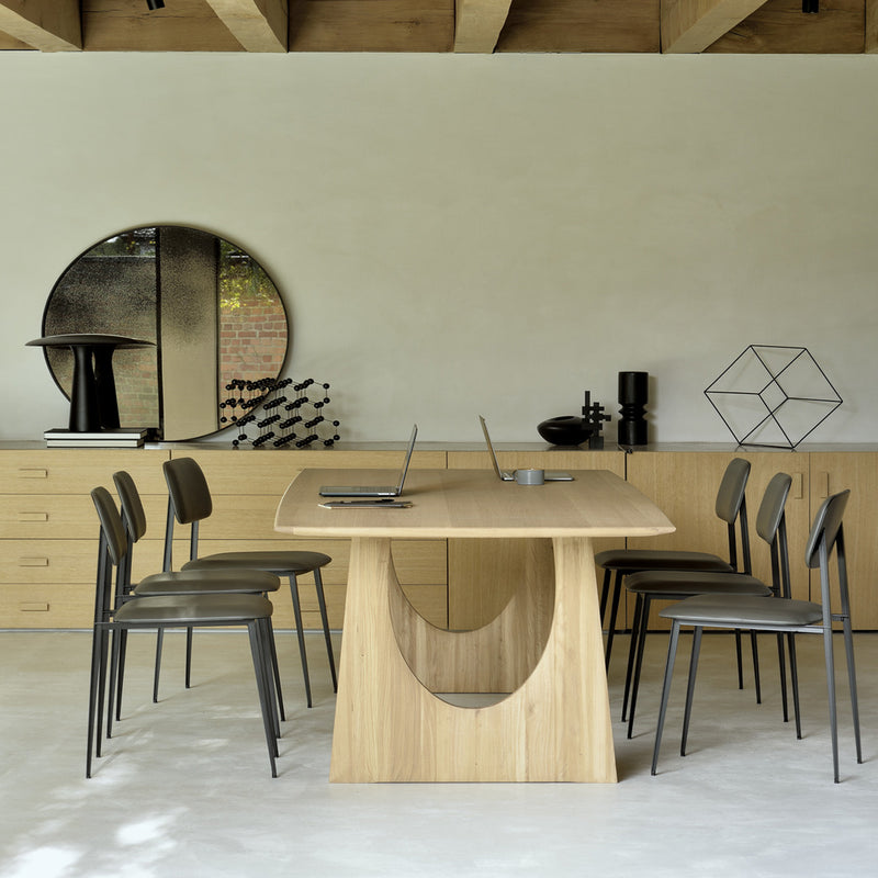 Geometric table in oak - L 250 cm