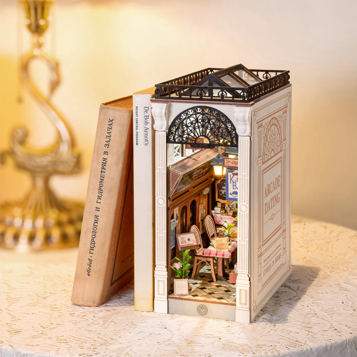Foyucool Kit de Maison Miniature pour Adultes, Café Qingcui Cottage, Maquette DIY à Assembler avec Meubles, Kit Créatif Déco Bibliothèque, Cadeau Original Anniversaire & Fête des Mères