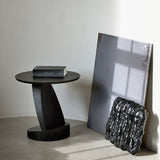 Oblic side table in varnished black teak - Ø 52 cm | Fleux | 10