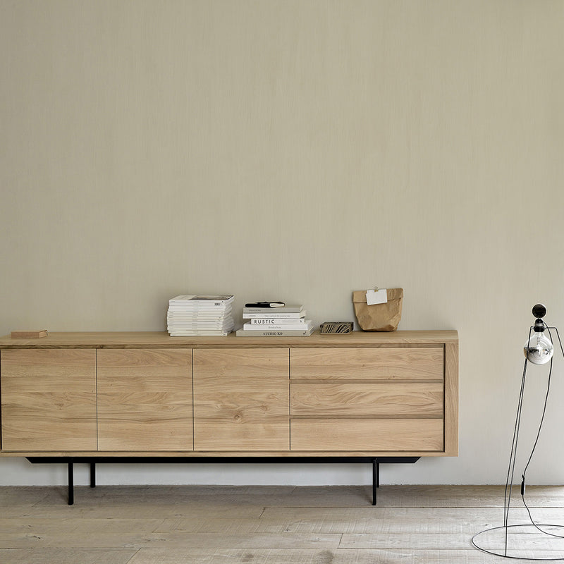 Shadow sideboard in oak - 2 doors, 3 drawers