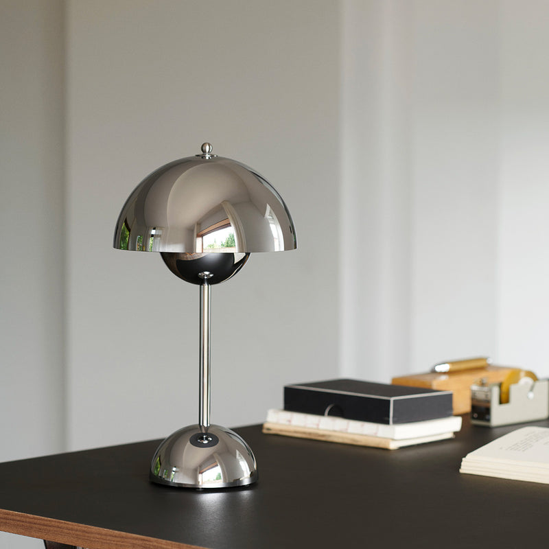 Flowerpot VP9 wireless table lamp - Chrome