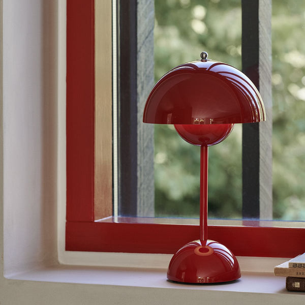 Flowerpot VP9 wireless table lamp - Vermillion Red