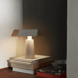 Lampe de table Caret MF1 H 22cm - Gris soie | Fleux | 13