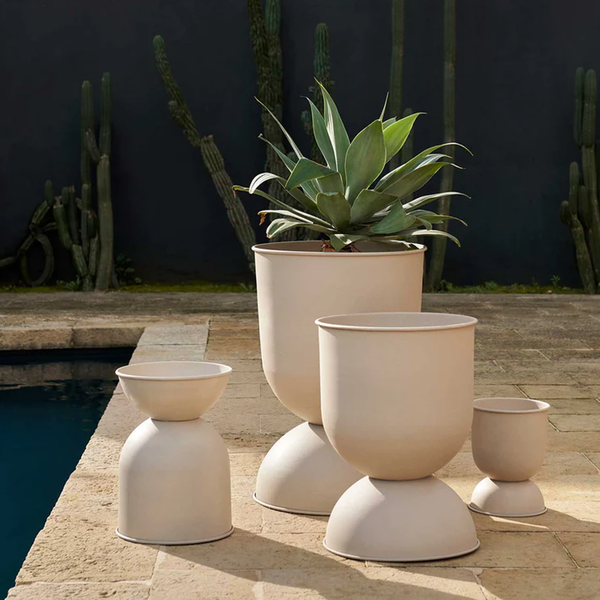 Hourglass Plant Pot - Cashmere